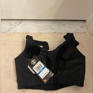 Under Armour 32D NEW Black Sports Bra